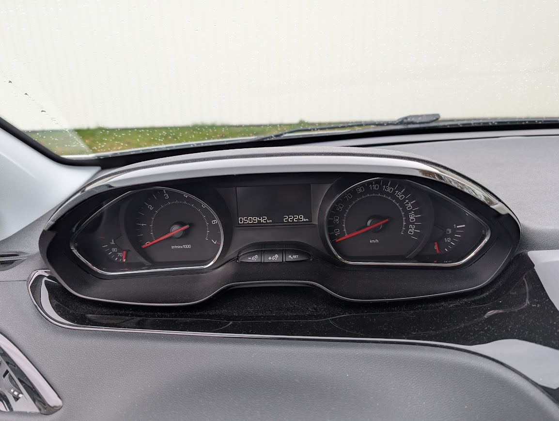 Peugeot 208 5-dörrar 1.2 VTi 82 Manuell 2015, bild 3/5