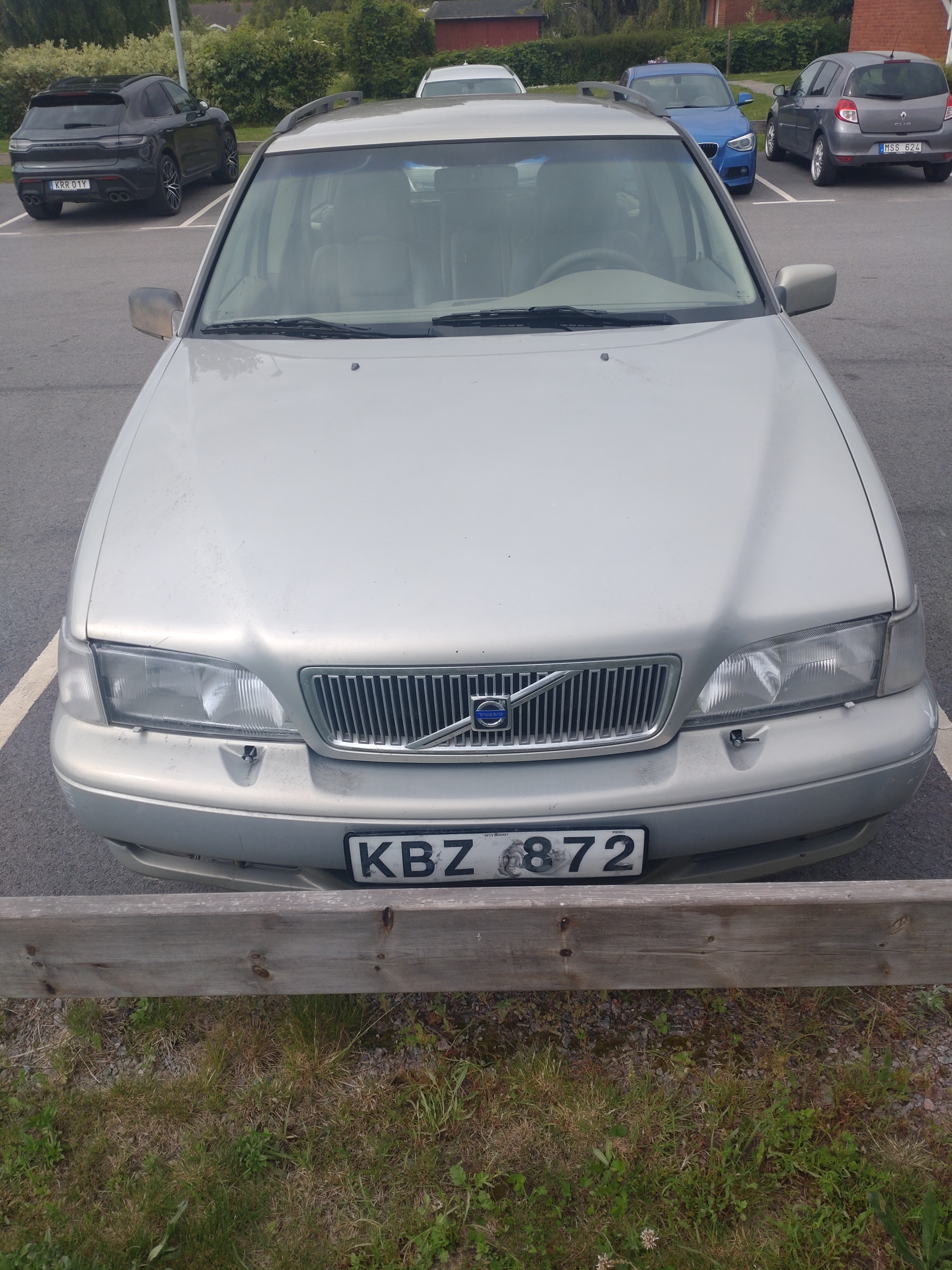Volvo V70 2.4 Manuell 2000, bild 2/4