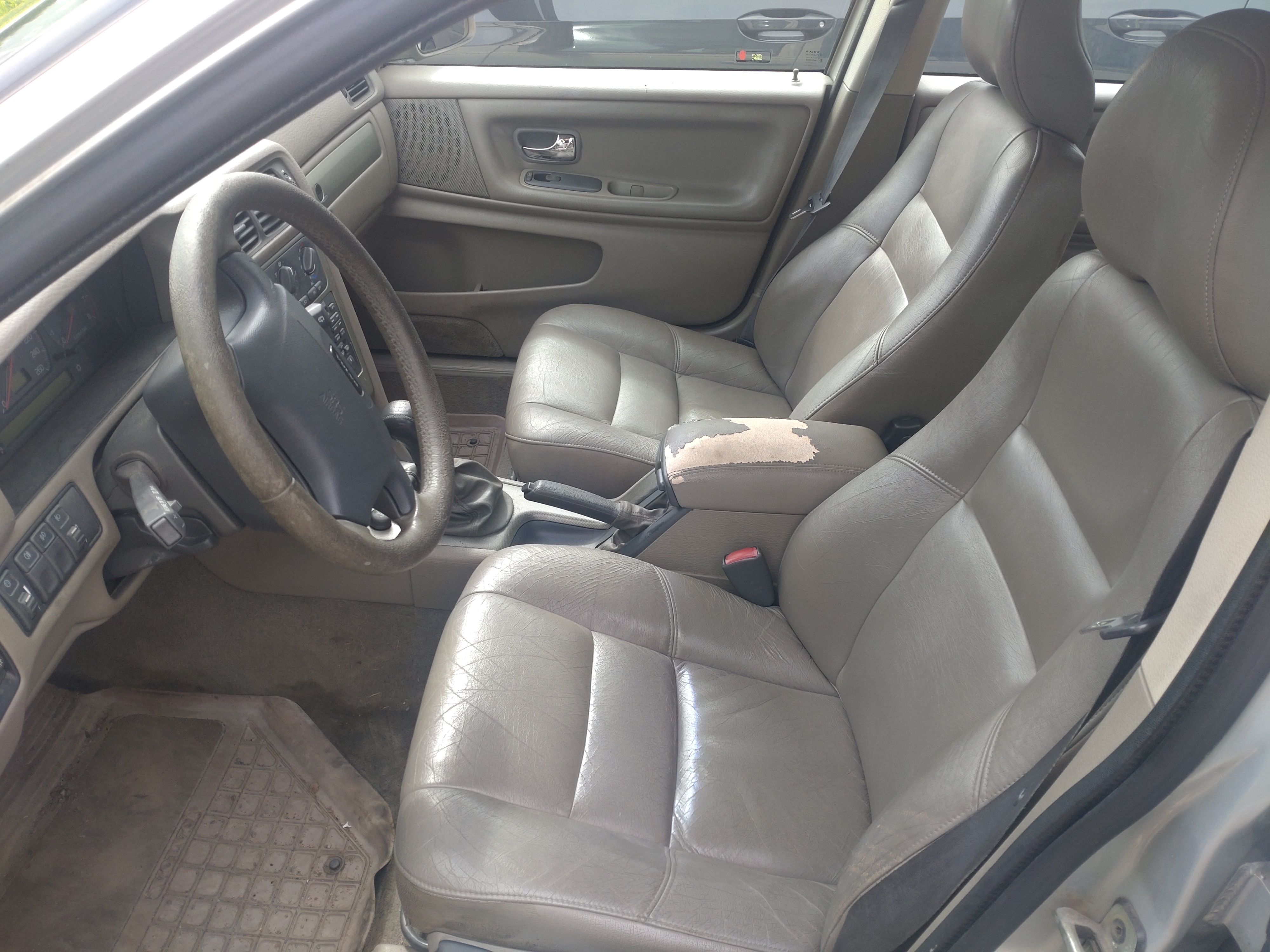 Volvo V70 2.4 Manuell 2000, bild 4/4