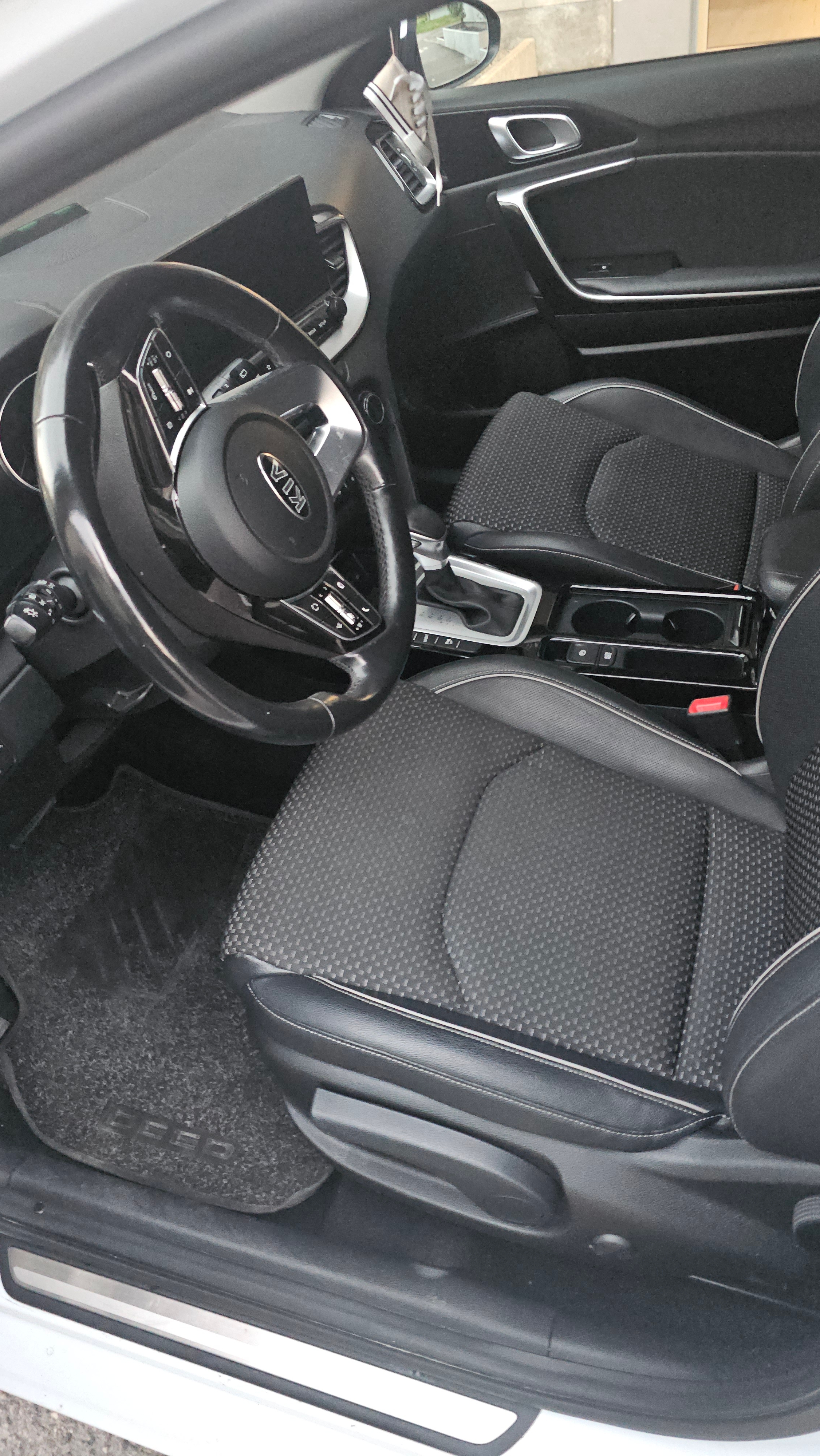 Kia Ceed 2021, bild 4/5
