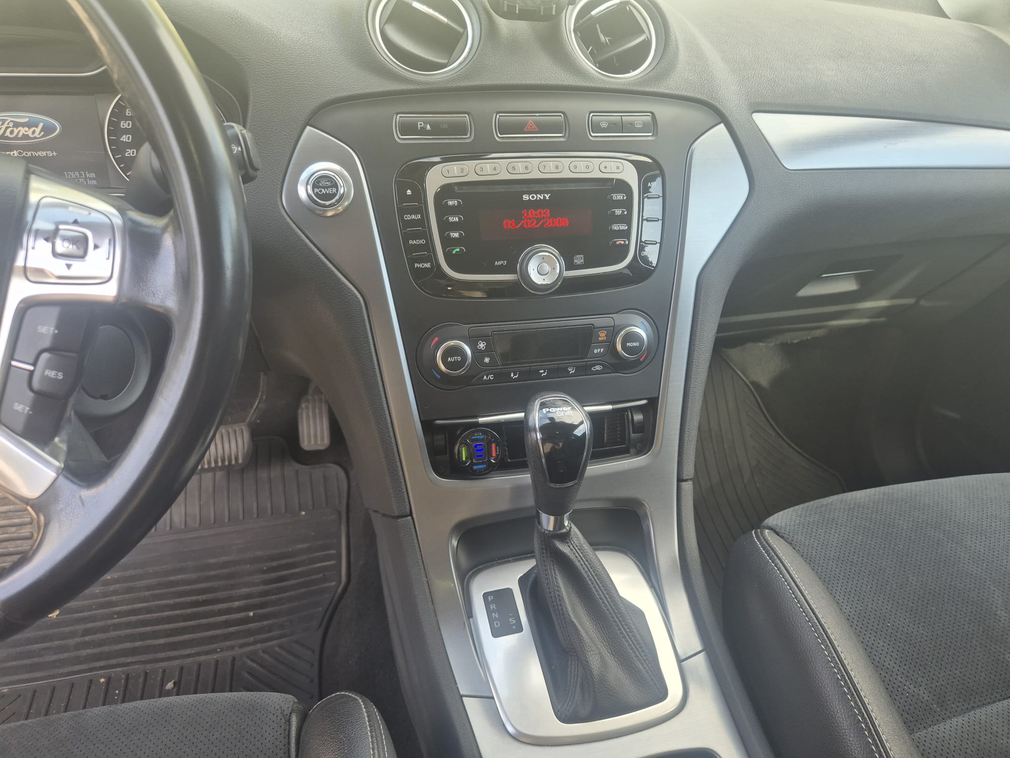 Ford Mondeo Kombi 2.0 TDCi Powershift 2011, bild 2/8