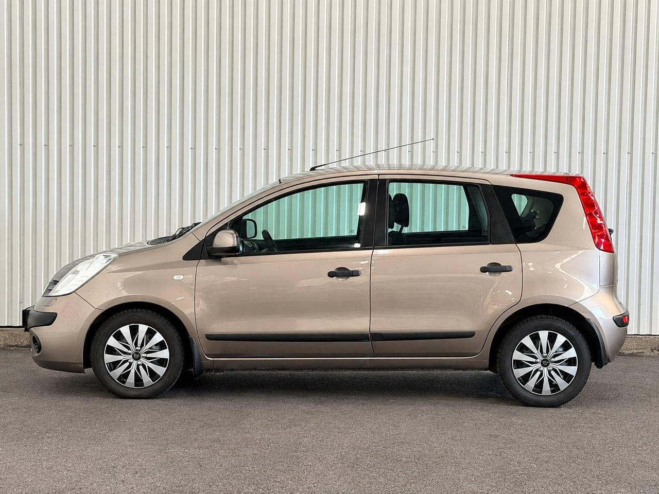 Nissan Note 2007, photo 3/10