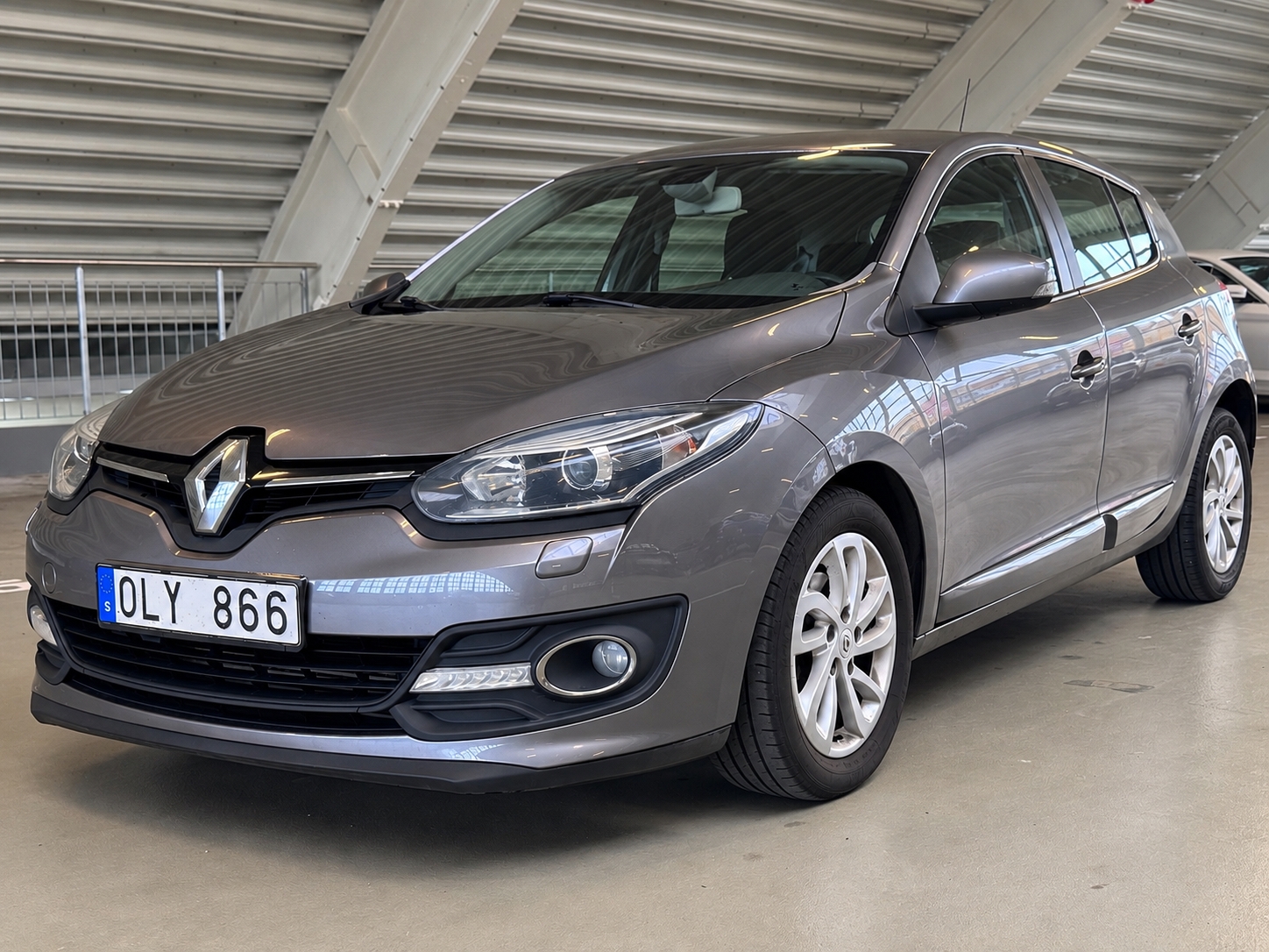 Renault Megane III 1.5 dCi Manuell 2014, bild 2/6