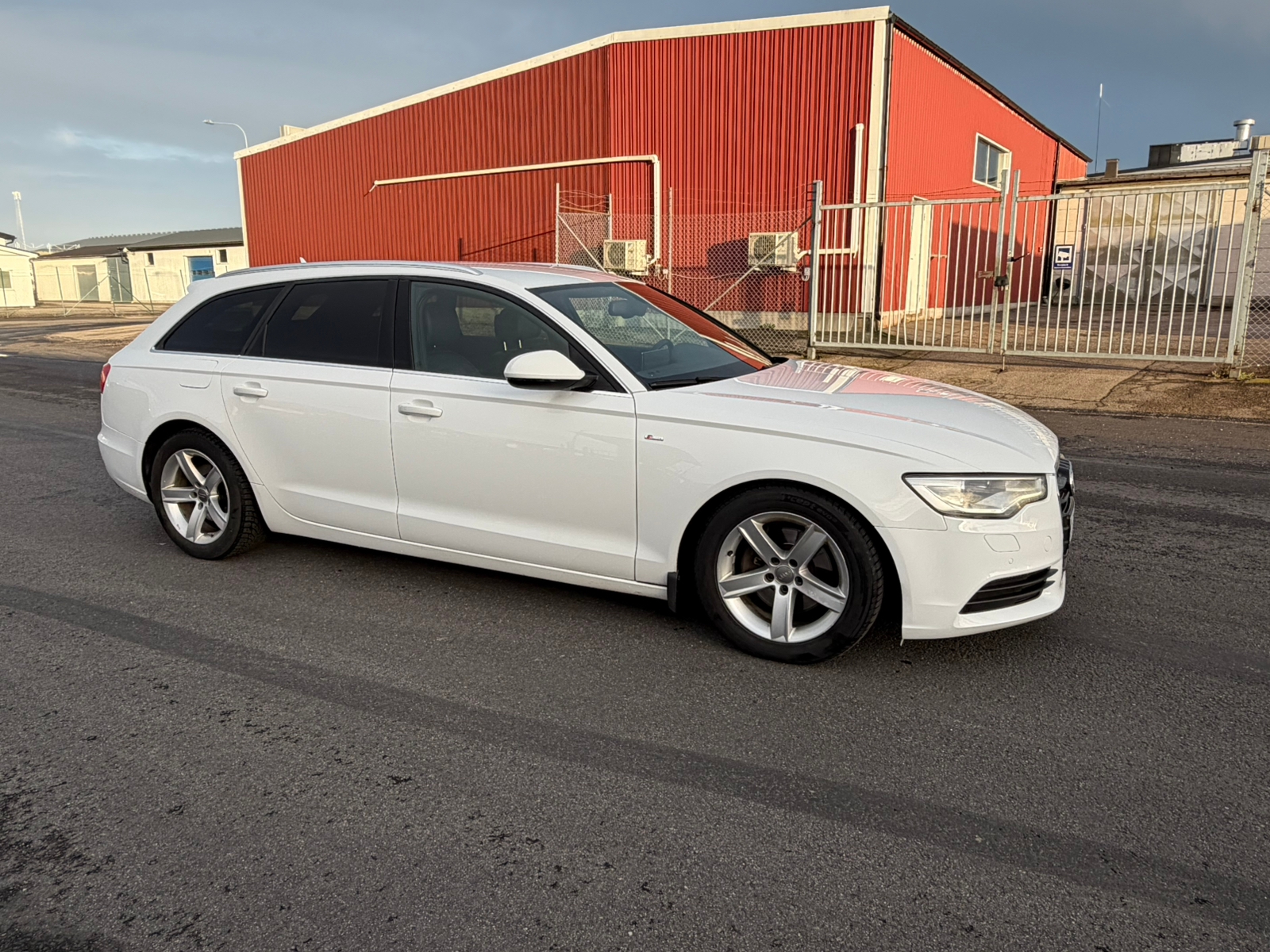 Audi A6 2012, bild 2/6