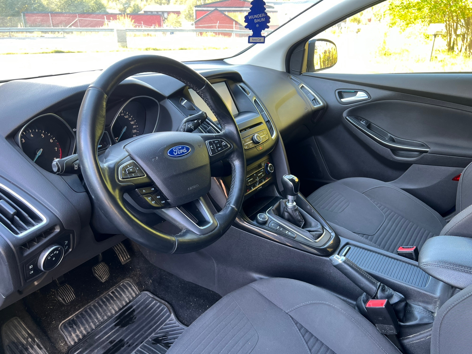 Ford Focus Kombi 1.0 EcoBoost Manuell 2015, bild 5/5