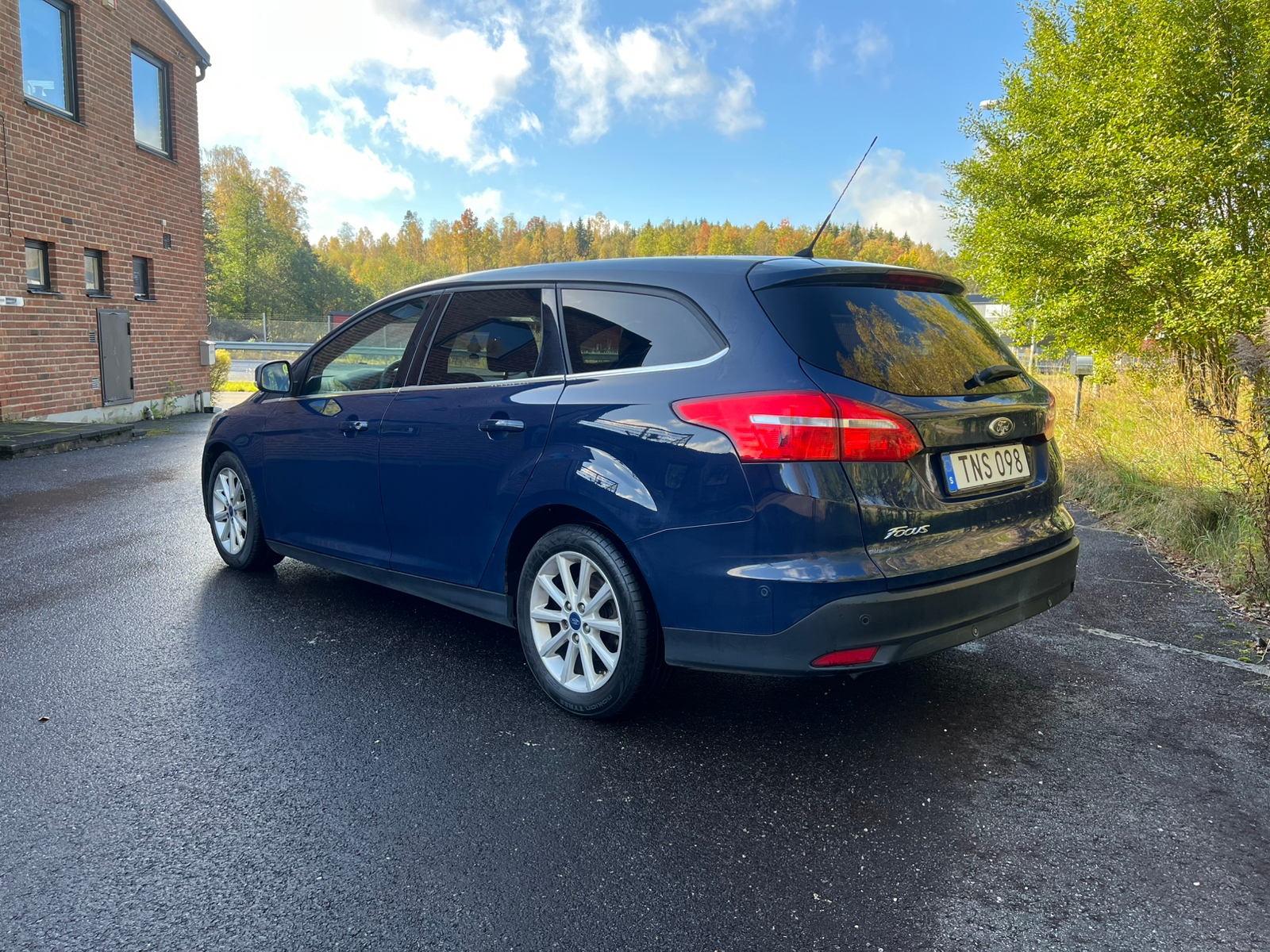 Ford Focus Kombi 1.0 EcoBoost Manuell 2015, bild 4/5