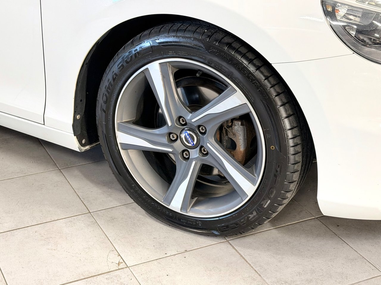 Volvo V40 D2 R-Design 115hk 2014, bild 3/10