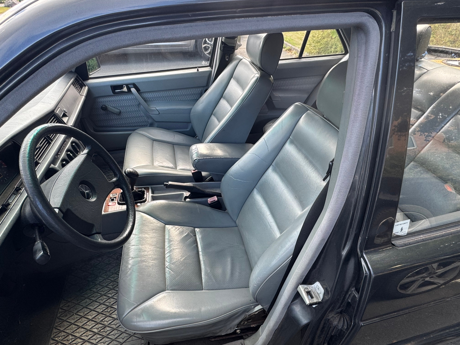 Mercedes-Benz 190 E 2.3 Manuell 1991, kuva 4/10