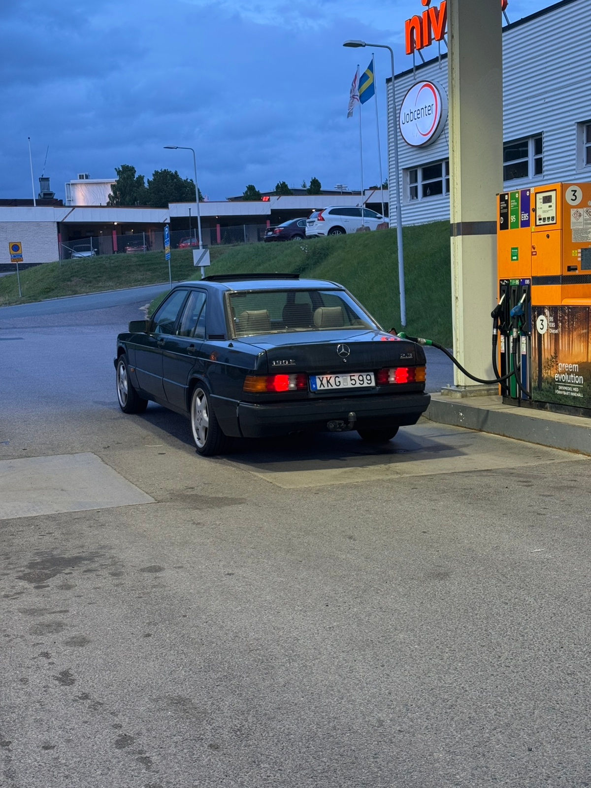 Mercedes-Benz 190 E 2.3 Manuell 1991, kuva 2/10