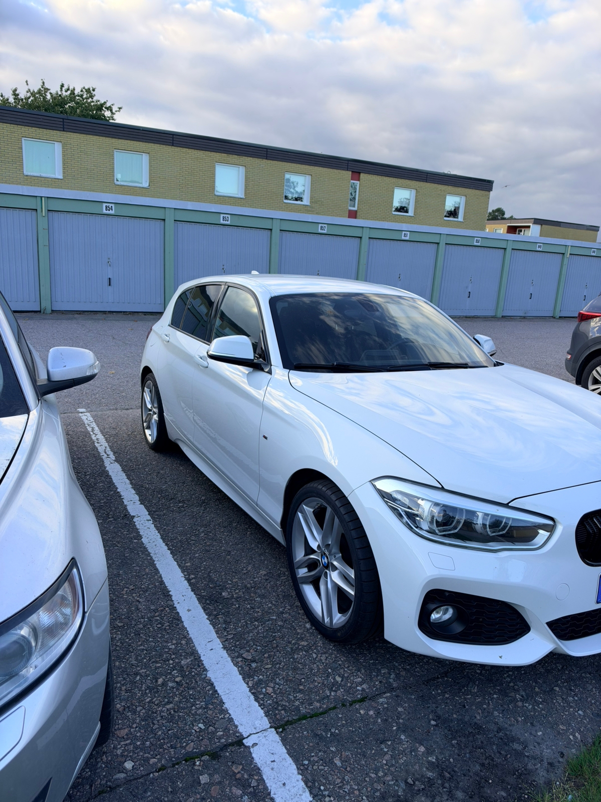 BMW 118 i 5-dörrars Manuell 2016, bild 3/6