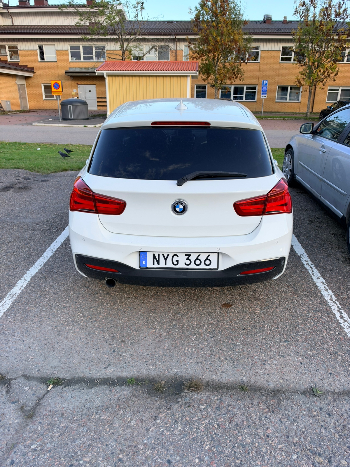 BMW 118 i 5-dörrars Manuell 2016, bild 4/6