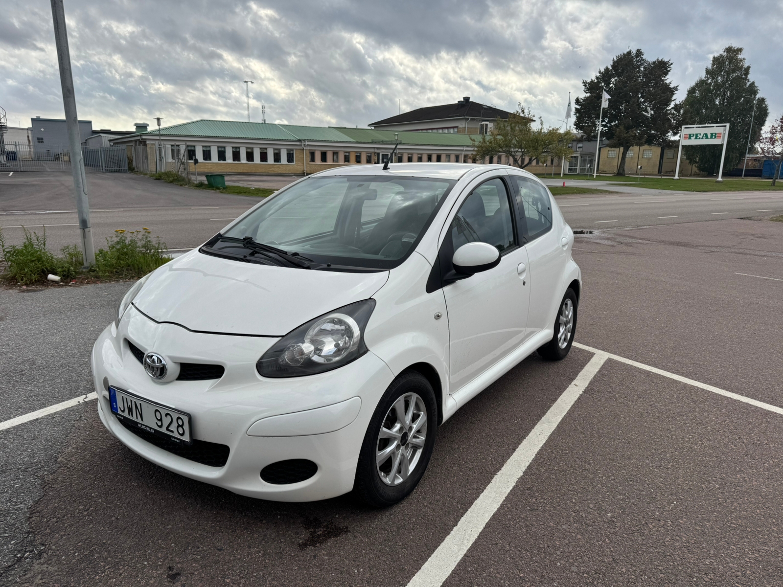 Toyota Aygo 5-dörrar 1.0 VVT-i Manuell 2012, bild 2/3