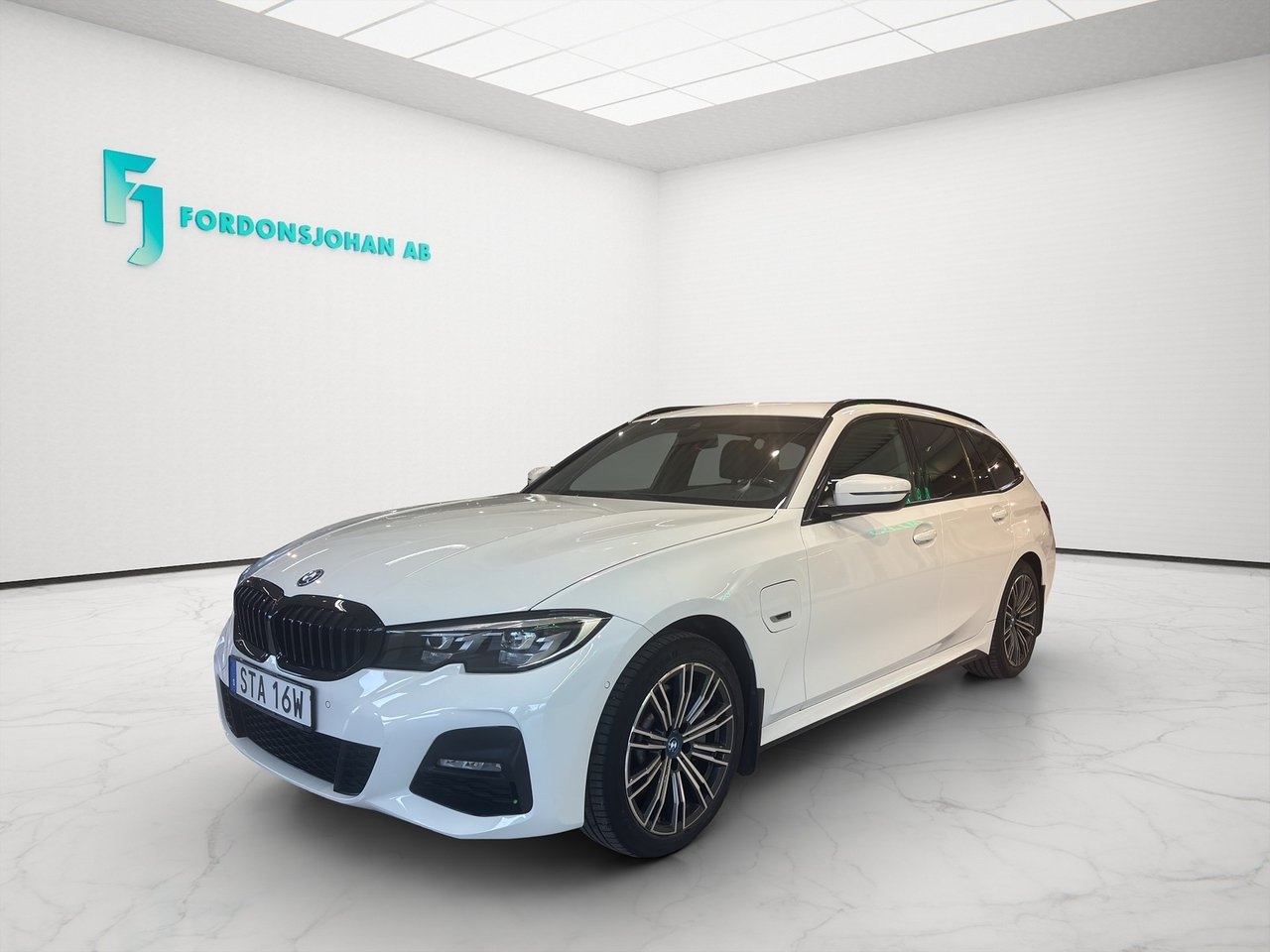 BMW 330