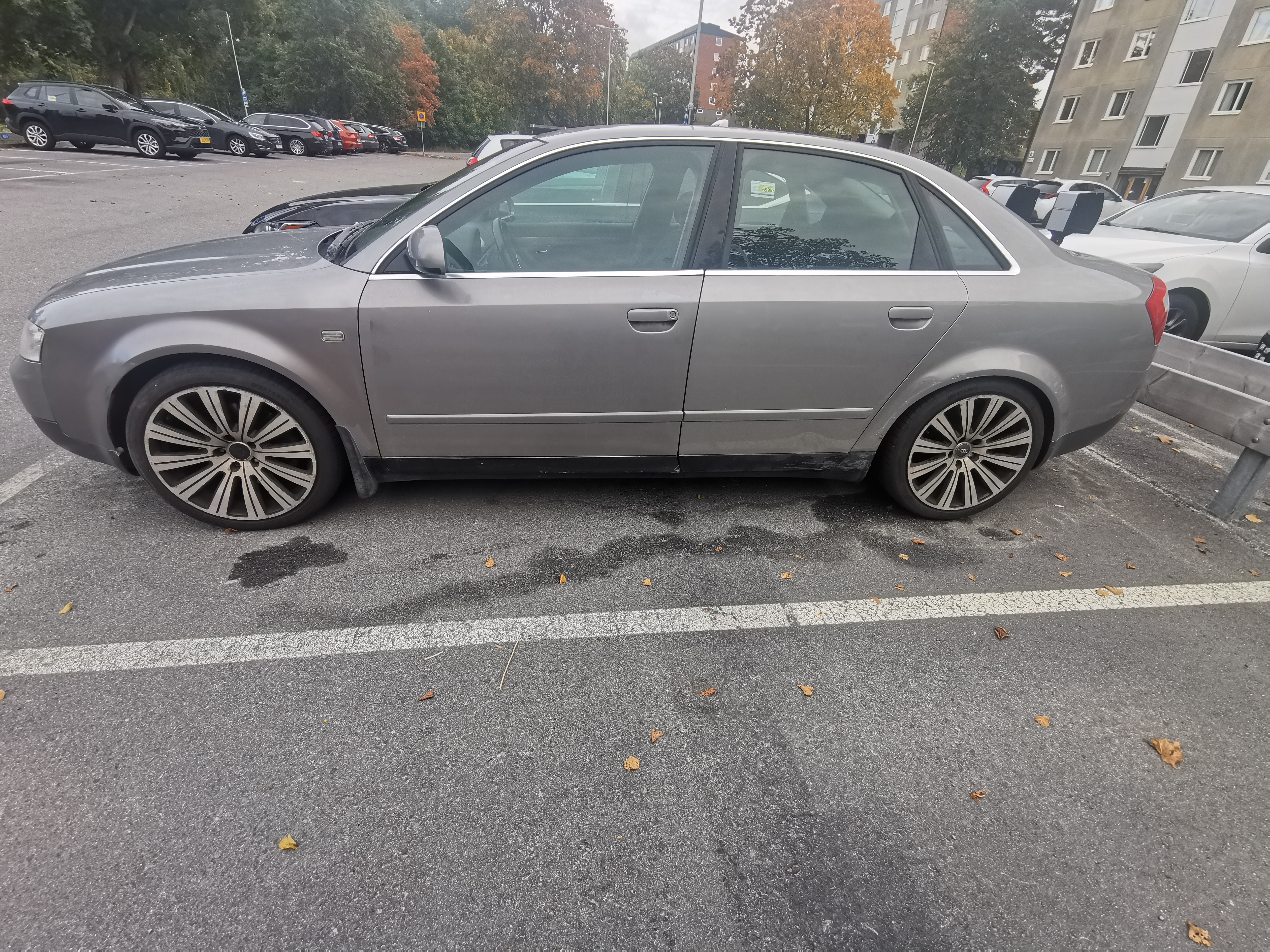 Audi A4 Sedan 1.8 T Manuell 2003, bild 3/3