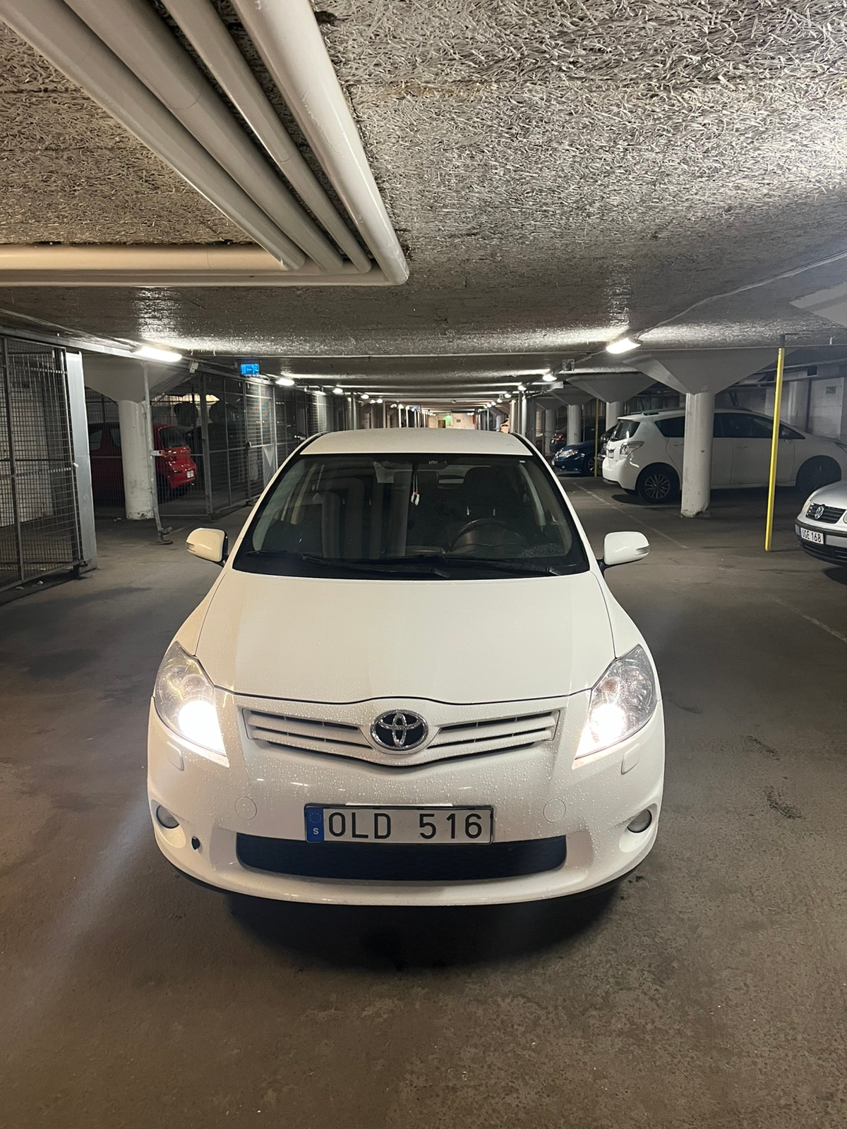 Toyota Auris 2010, bild 2/7