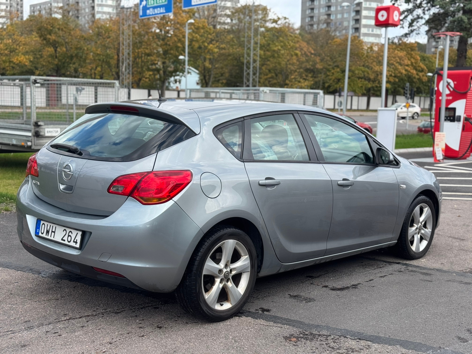Opel Astra 1.6 Manuell 2010, bild 3/5