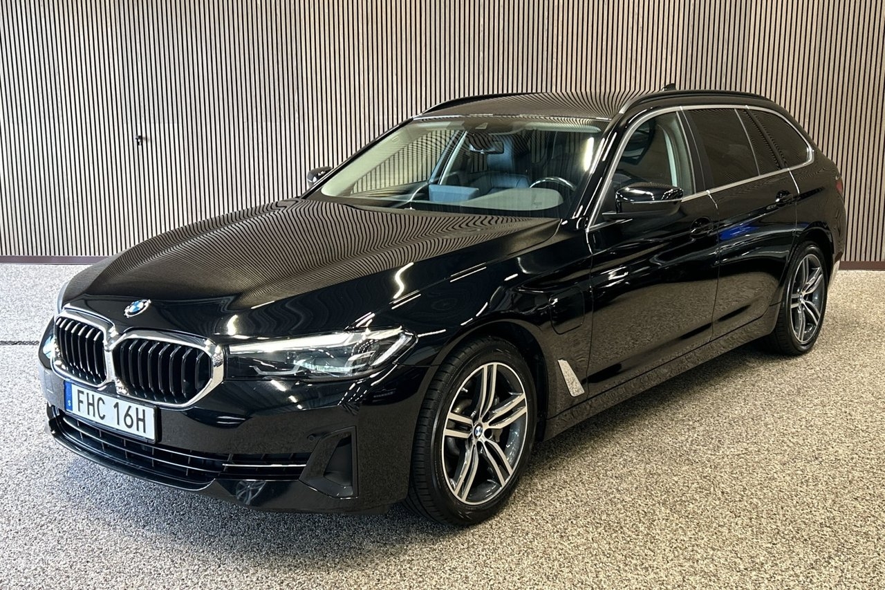 BMW 530 e 530eTouring 2021, photo 2/10