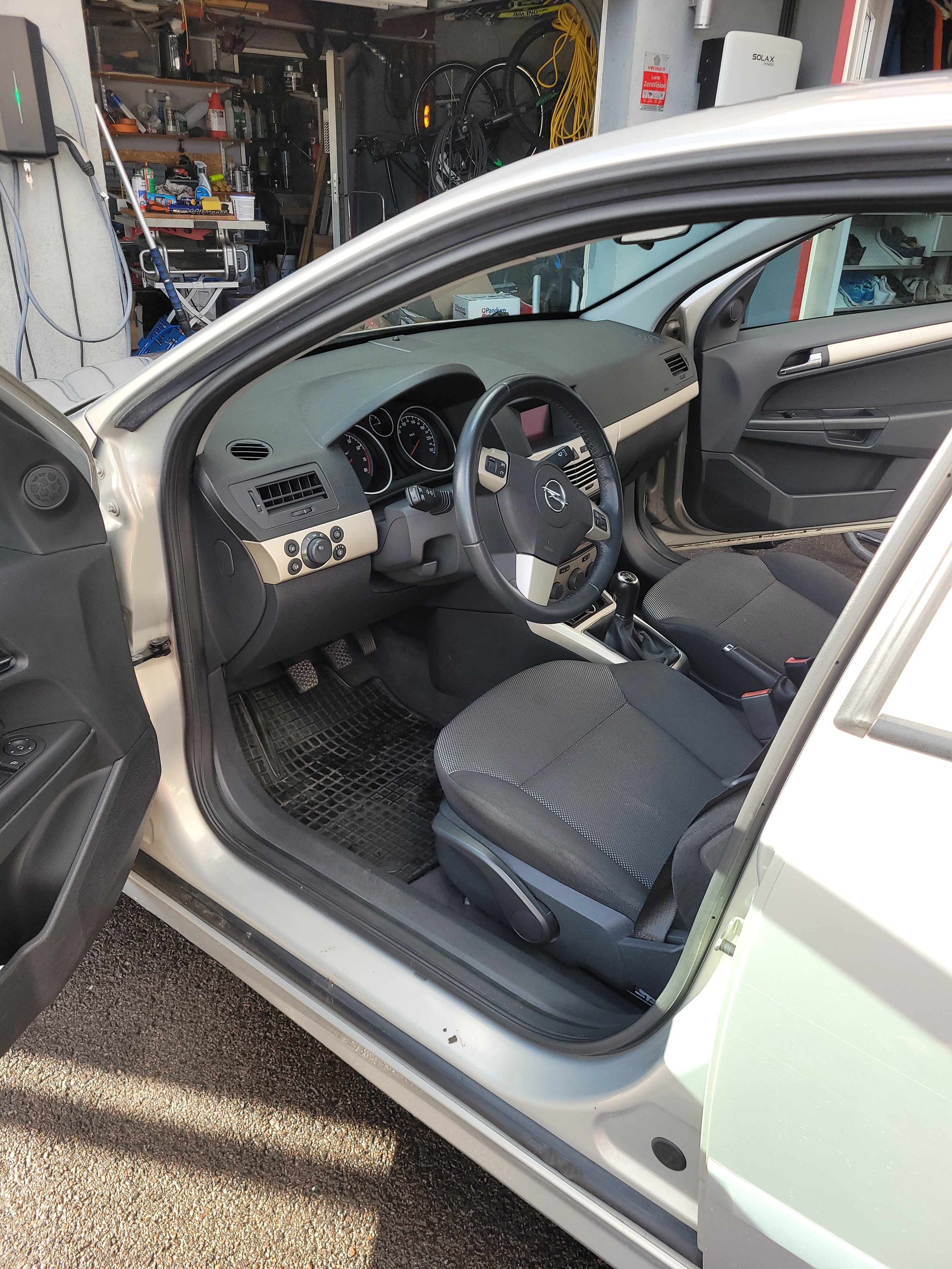 Opel Astra 1.6 ECOTEC Manuell 2009, bild 4/8