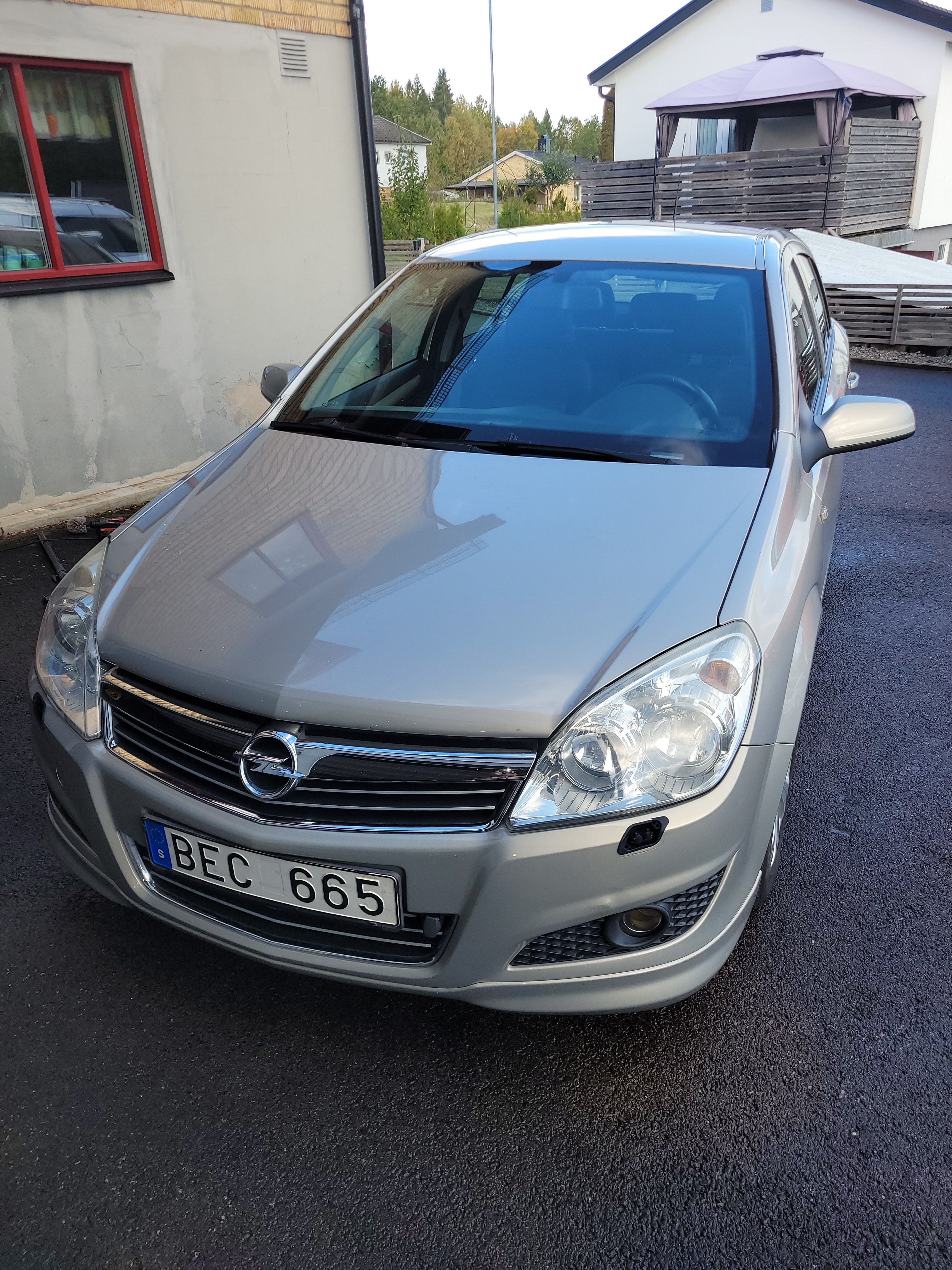 Opel Astra 1.6 ECOTEC Manuell 2009, bild 2/8