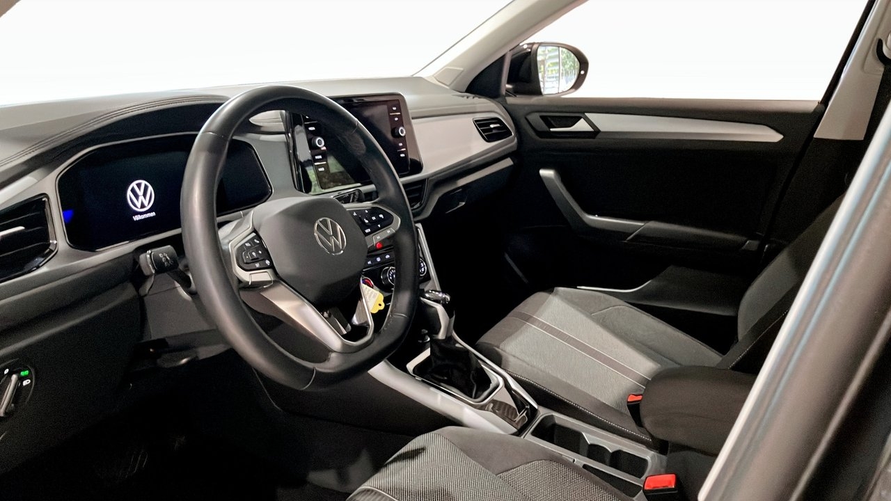 Volkswagen T-Roc 2023, photo 7/10