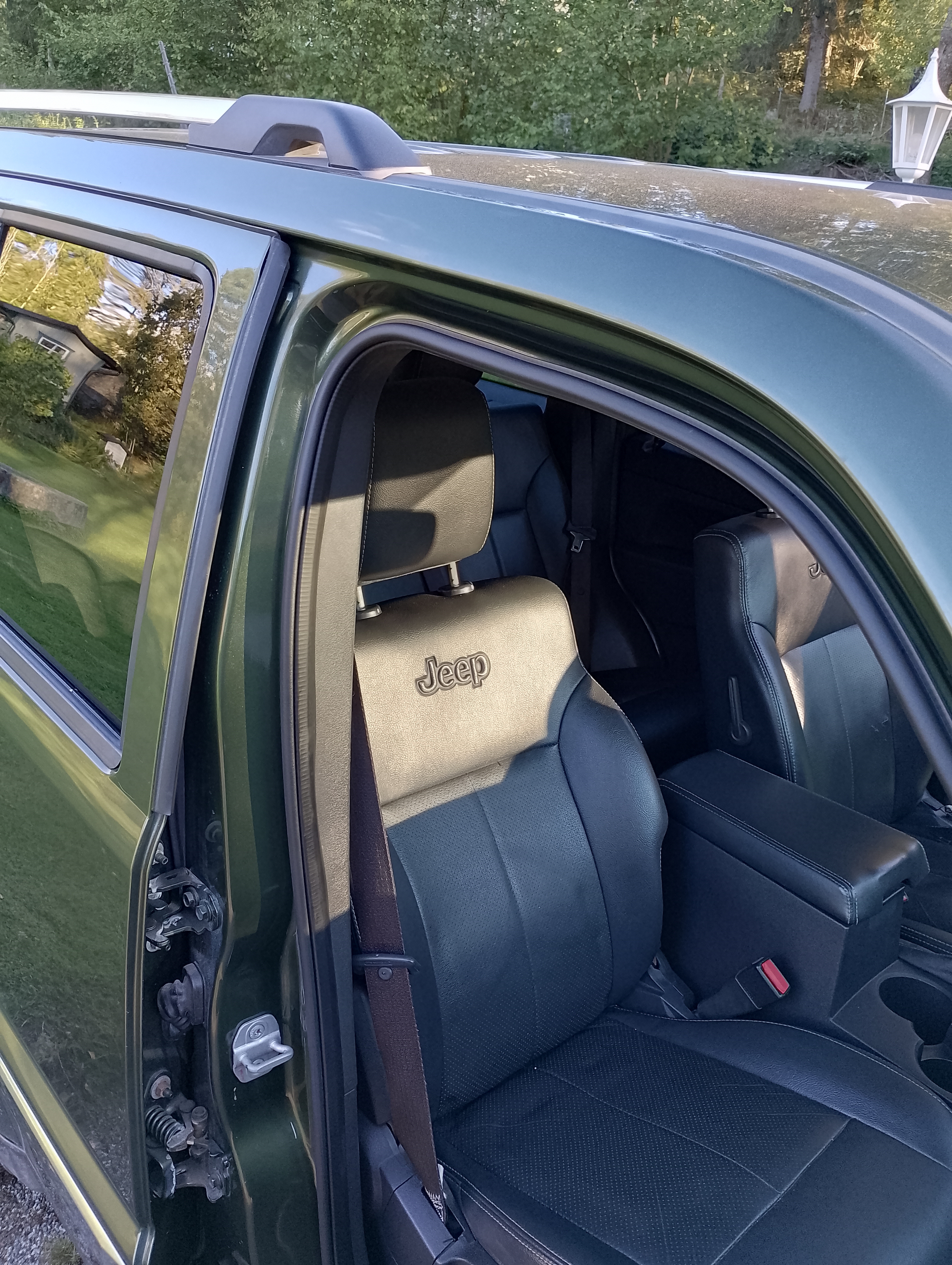 Jeep Cherokee 2.8 CRD 4WD Automatisk 2009, bild 8/8