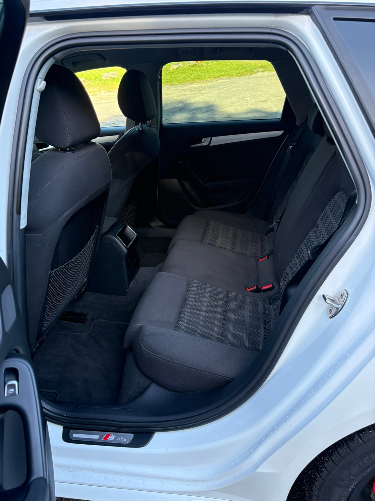Audi A4 Avant 2.0 Quattro NY KAMREM 2015, kuva 7/8