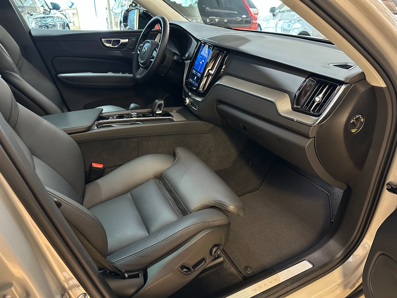 Volvo XC60 2025, bild 6/10