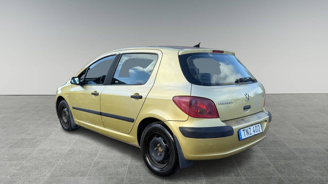 Peugeot 307 5-dörrar 1.6 Manuell 2003, bild 2/8