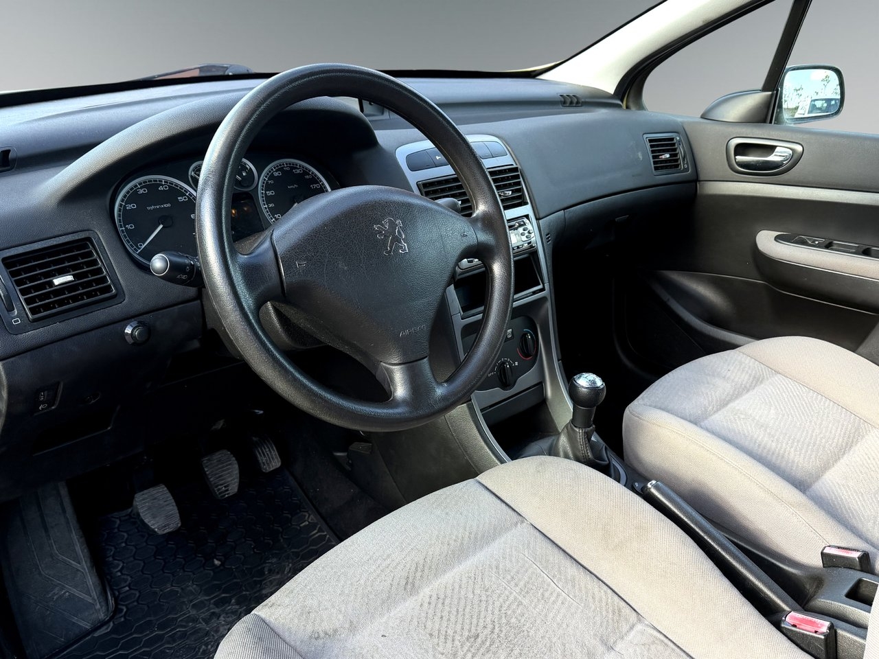 Peugeot 307 5-dörrar 1.6 Manuell 2003, bild 6/8