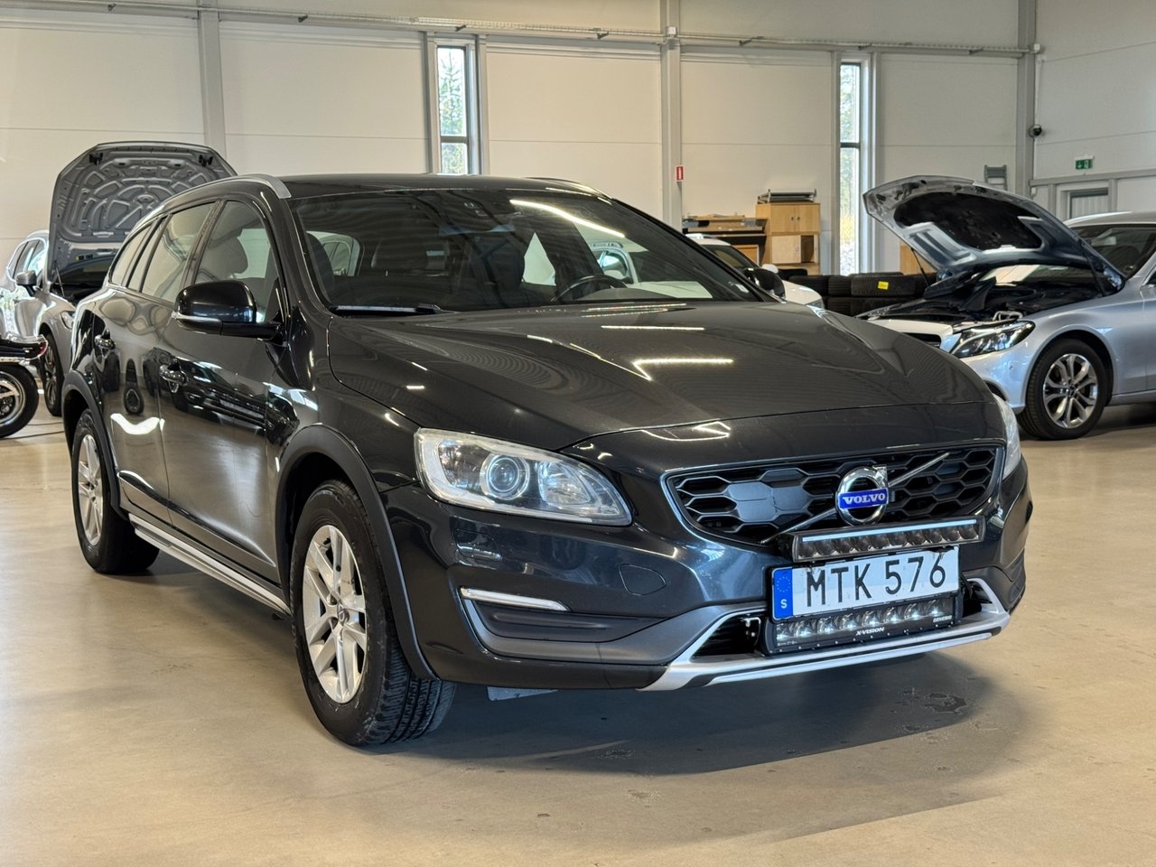 Volvo V60 Cross Country 2016, kuva 3/10