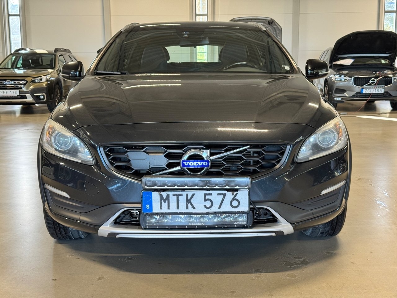 Volvo V60 Cross Country 2016, kuva 2/10