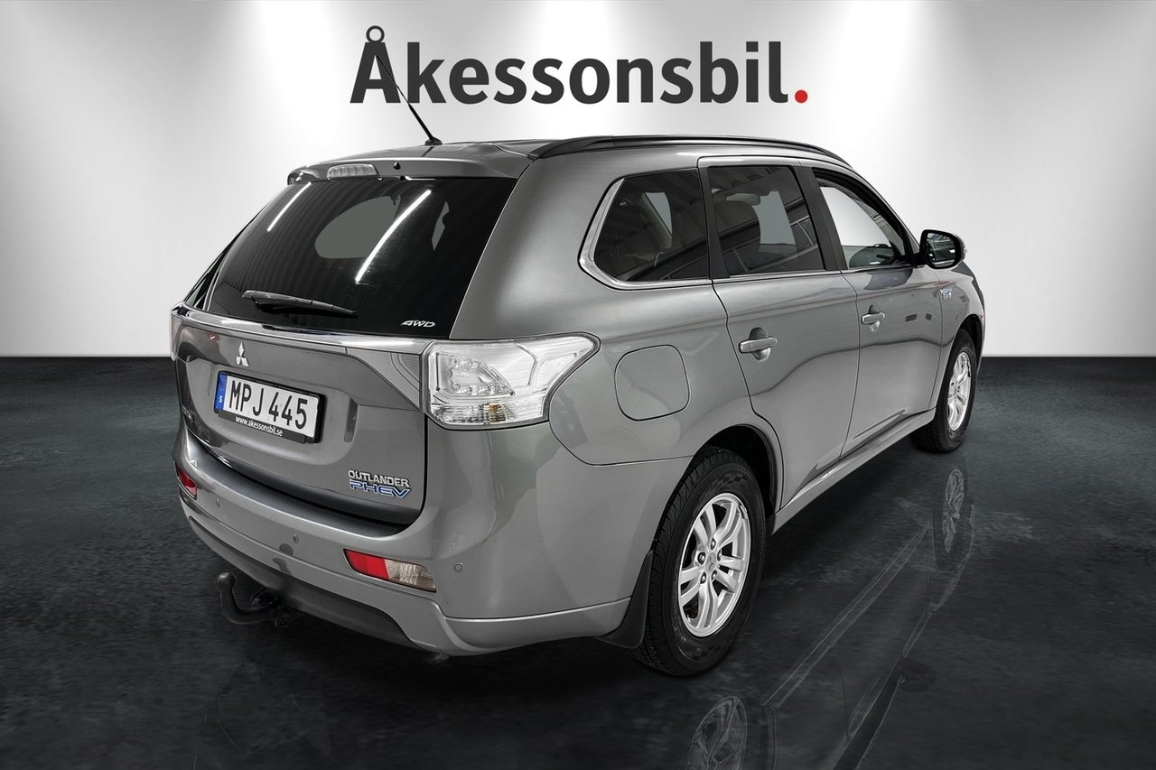 Mitsubishi Outlander PHEV CVT, 203hk AWD 2014, kuva 4/10