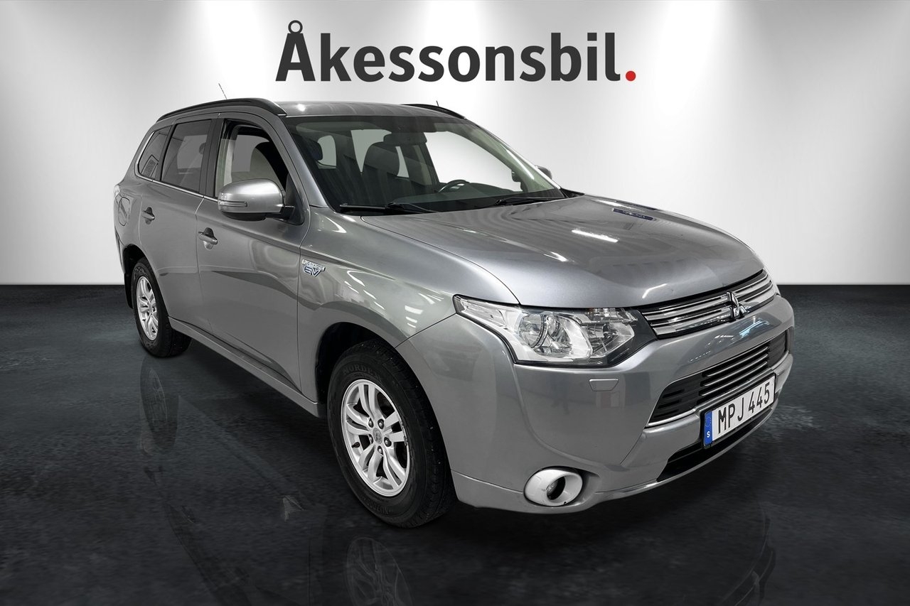 Mitsubishi Outlander PHEV CVT, 203hk AWD 2014, kuva 3/10