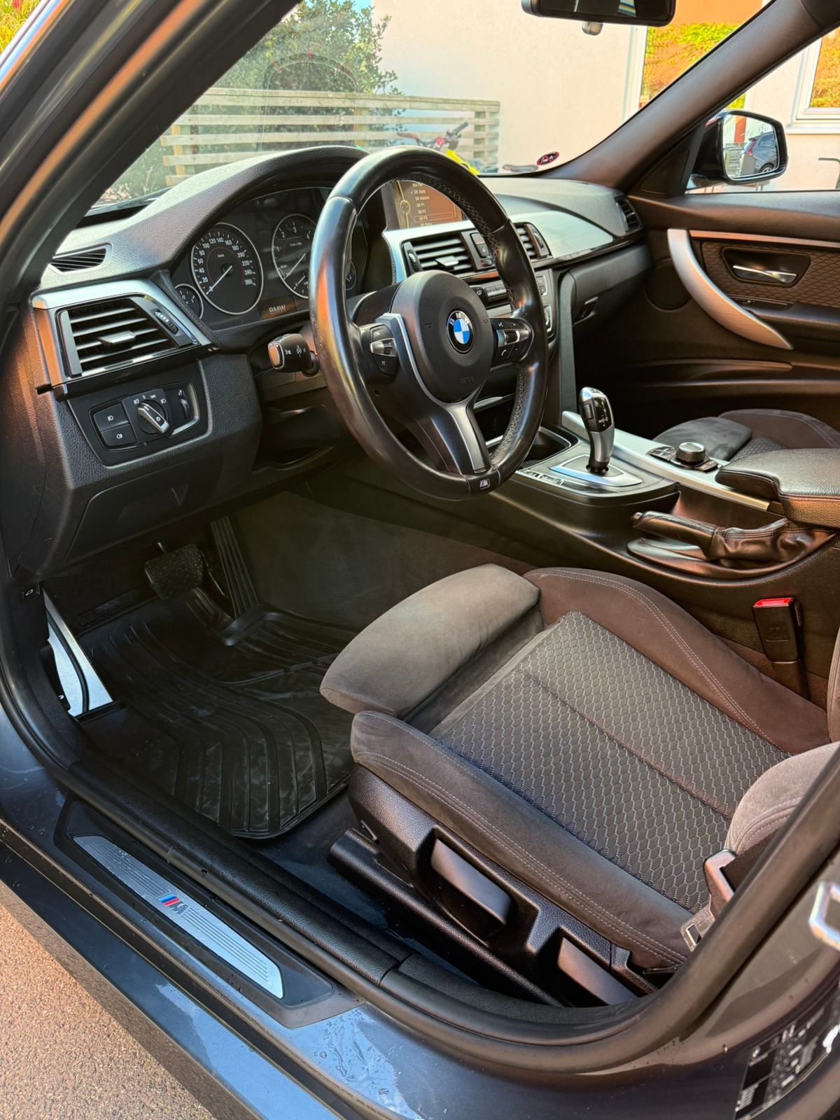 BMW 320 d Touring Steptronic 2014, bild 4/6