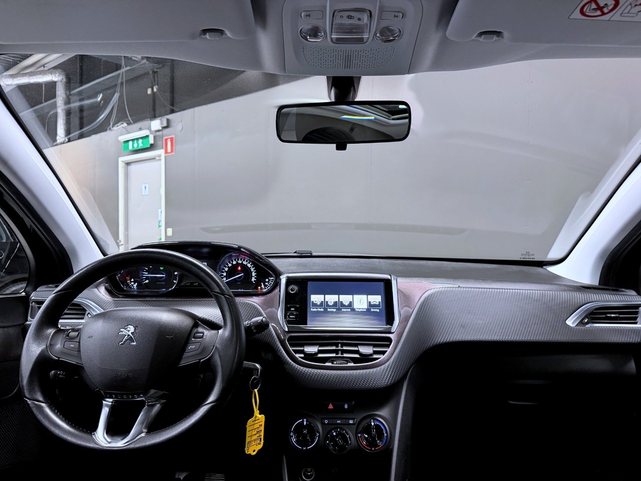 Peugeot 2008 1.2 VTi 2015, bild 2/10
