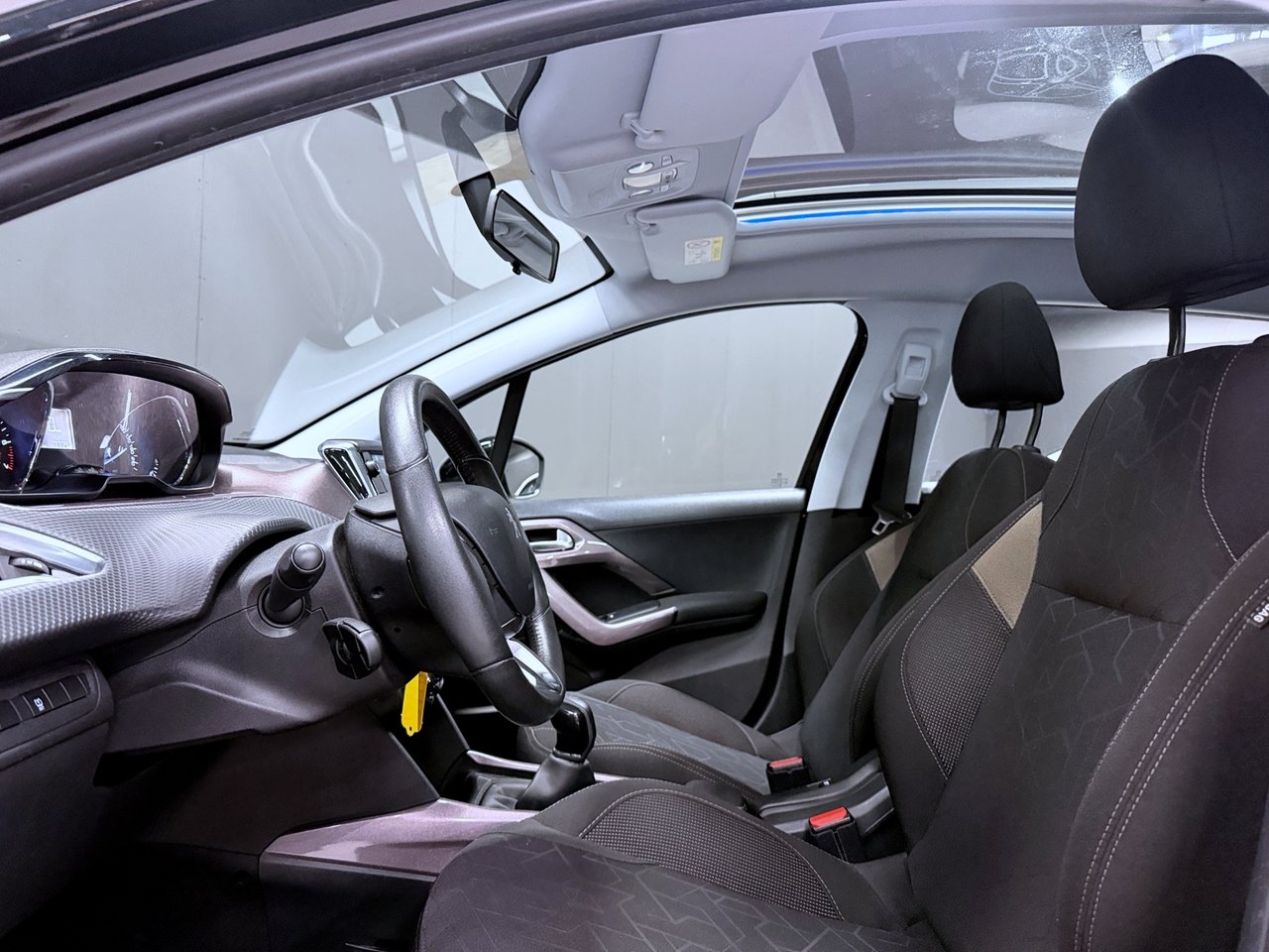 Peugeot 2008 1.2 VTi 2015, bild 7/10