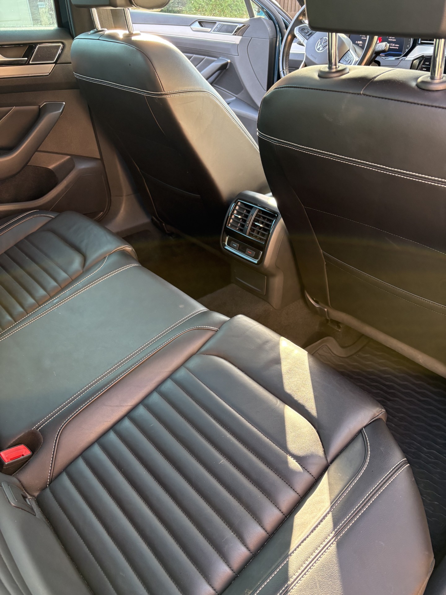 Volkswagen Passat 2021, bild 6/7