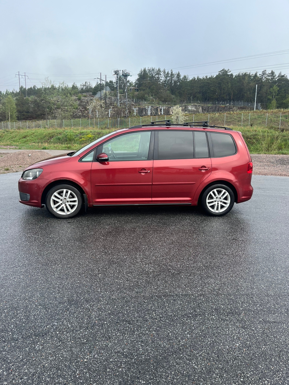 Volkswagen Touran 2011, photo 2/8
