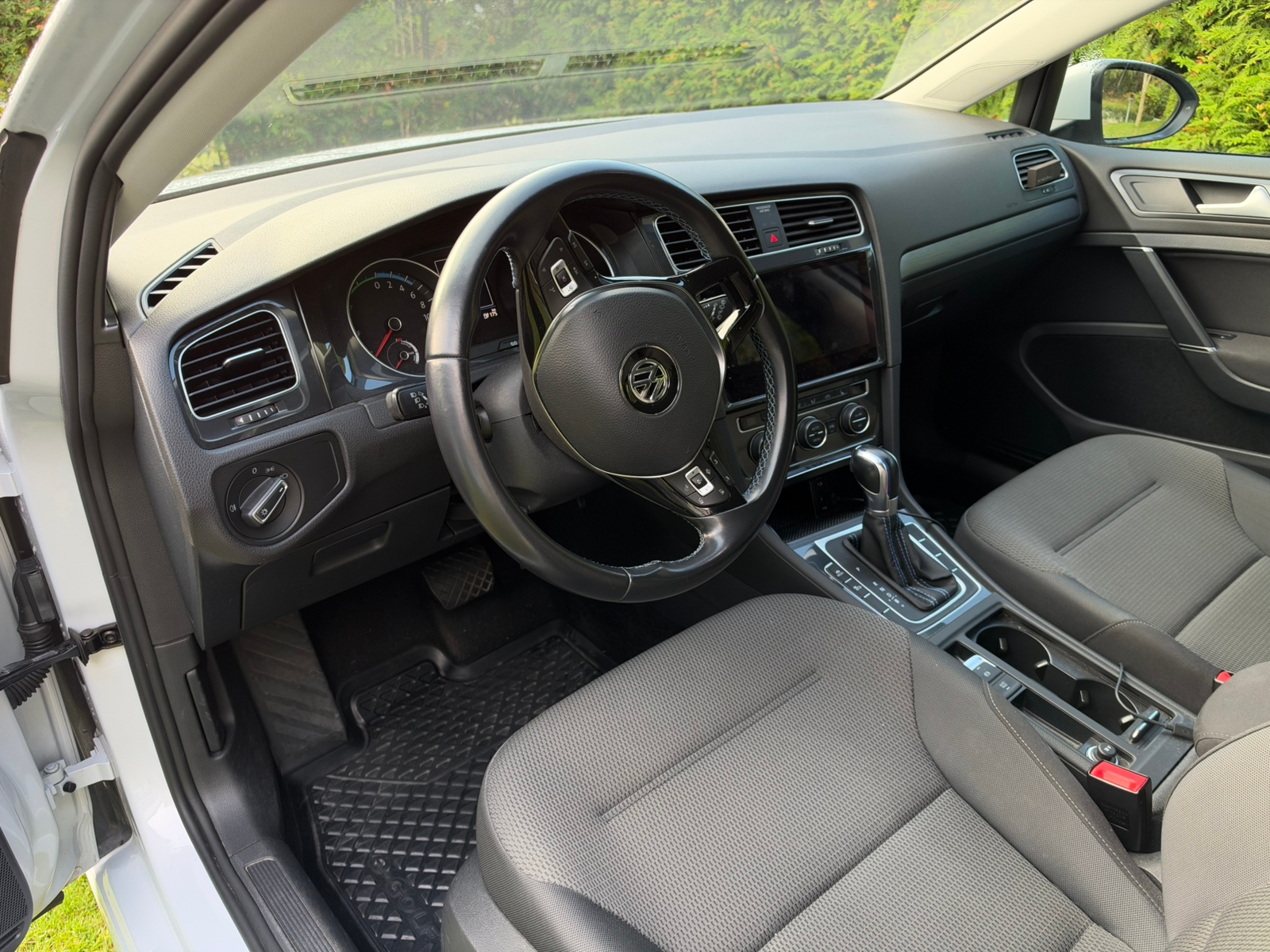 Volkswagen Golf VII e 2019, bild 5/6