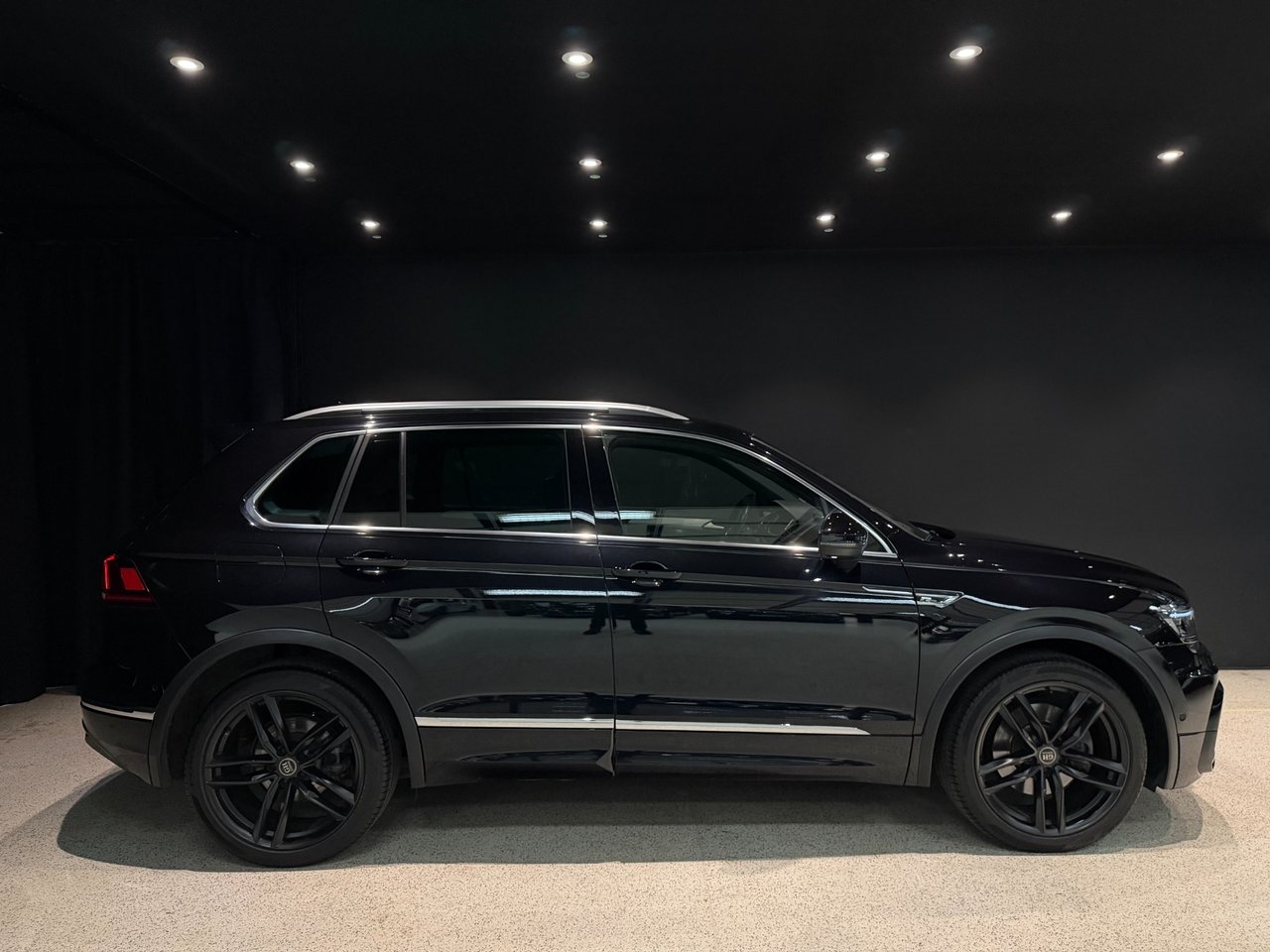 Volkswagen Tiguan 2.0 TSI 2020, photo 3/10