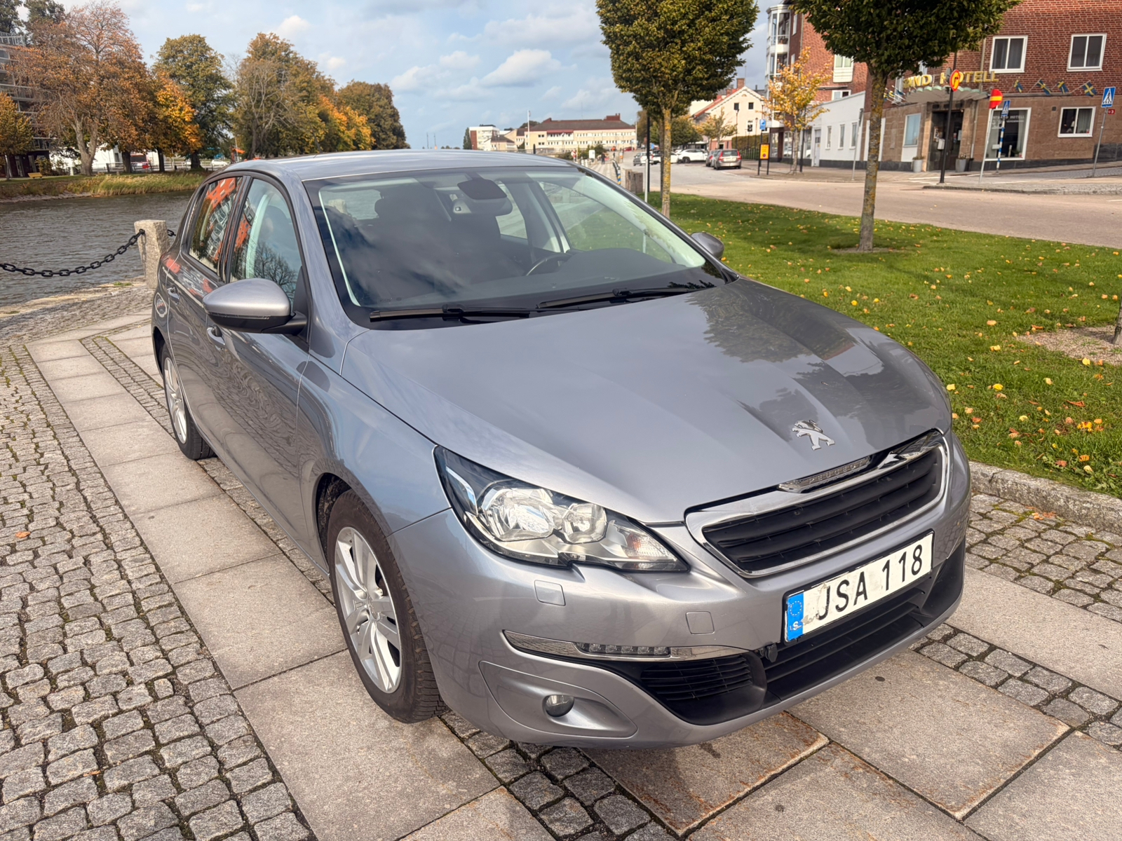 Peugeot 308 1.6 BlueHDi 120 8v EAT 2016, bild 2/10