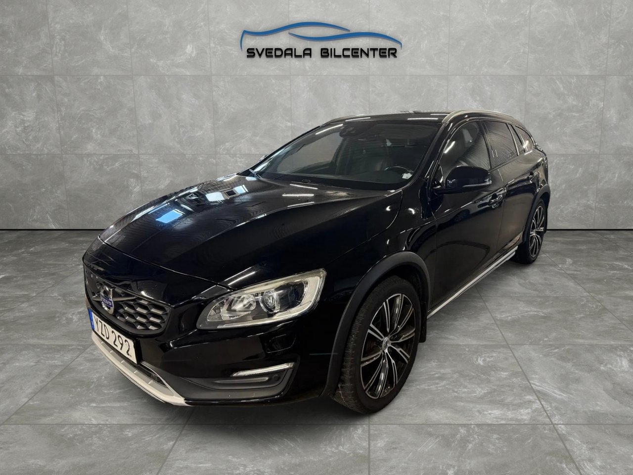 Volvo V60 Cross Country 2018, photo 3/10