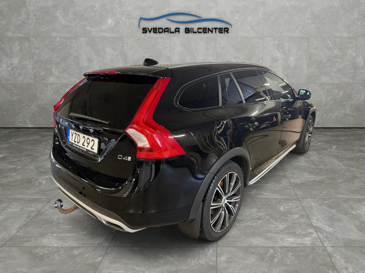 Volvo V60 Cross Country 2018, photo 6/10