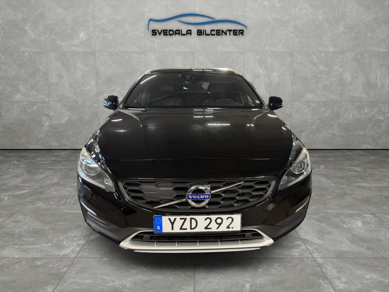 Volvo V60 Cross Country 2018, photo 2/10