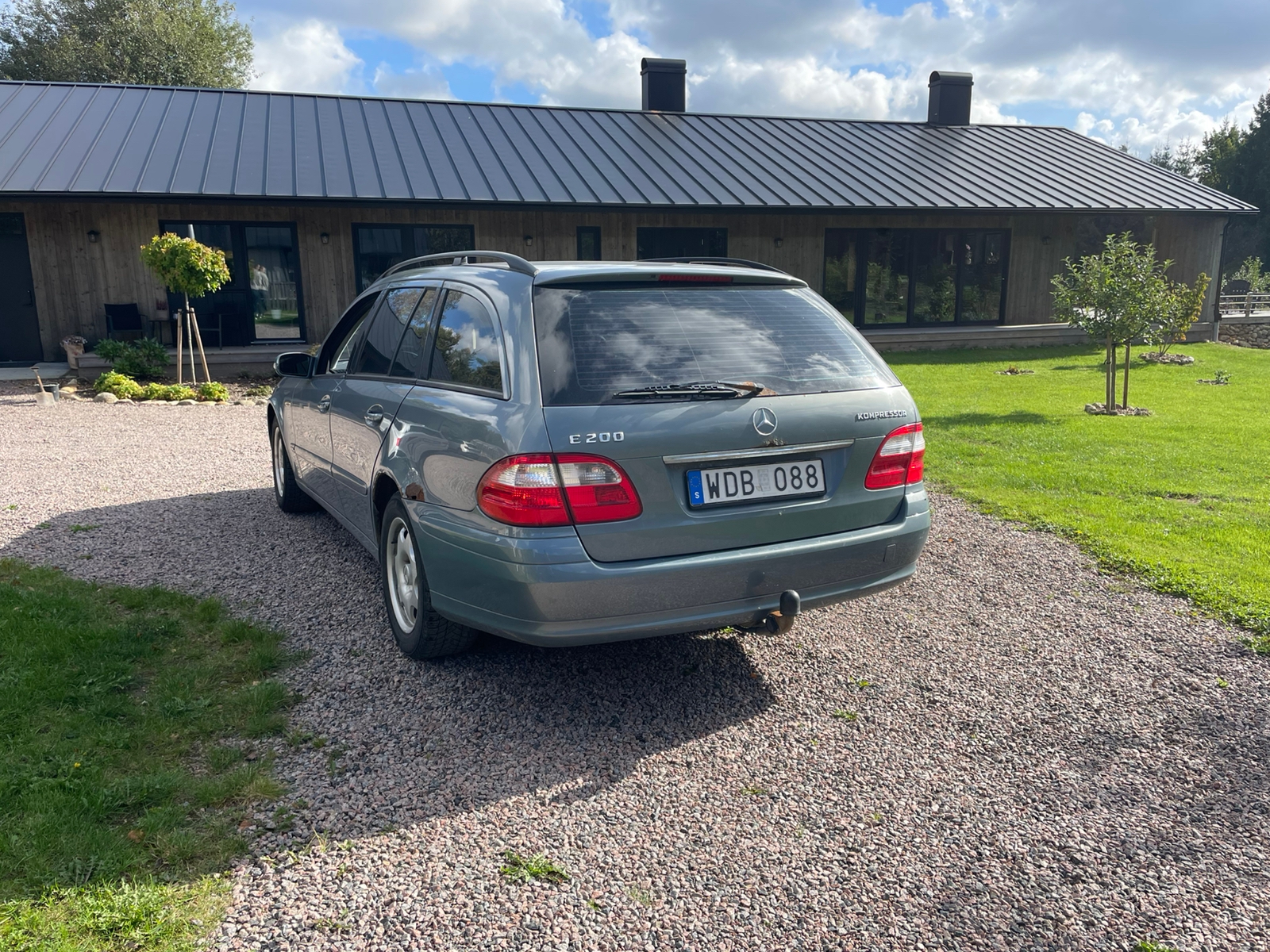 Mercedes-Benz E 2005, kuva 4/10