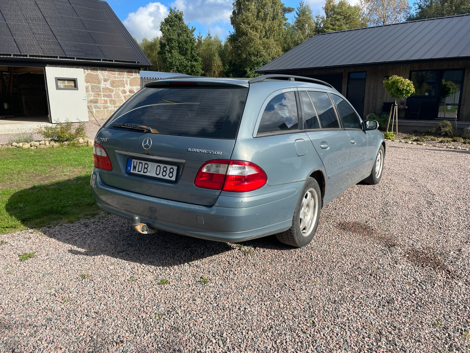 Mercedes-Benz E 2005, kuva 5/10
