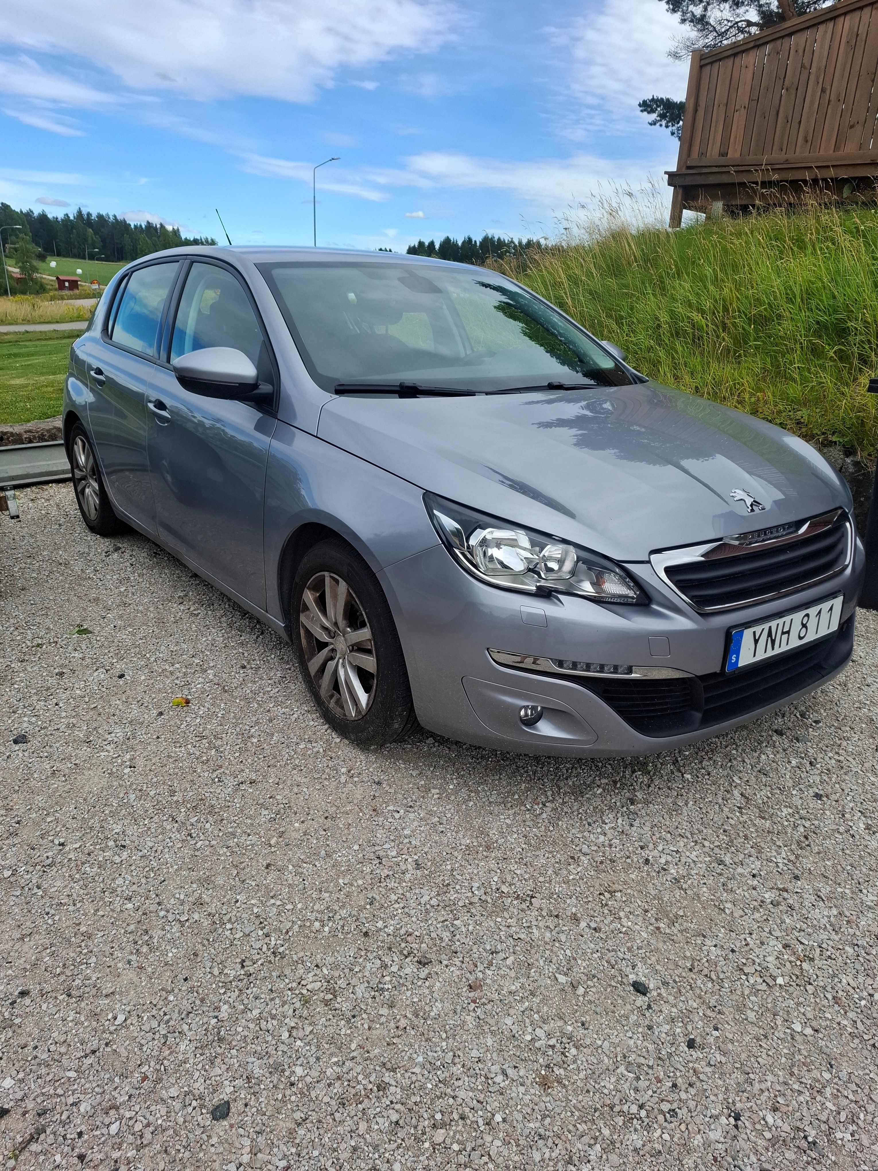 Peugeot 308 1.2 PureTech 130 Automatisk 2017, bild 2/4