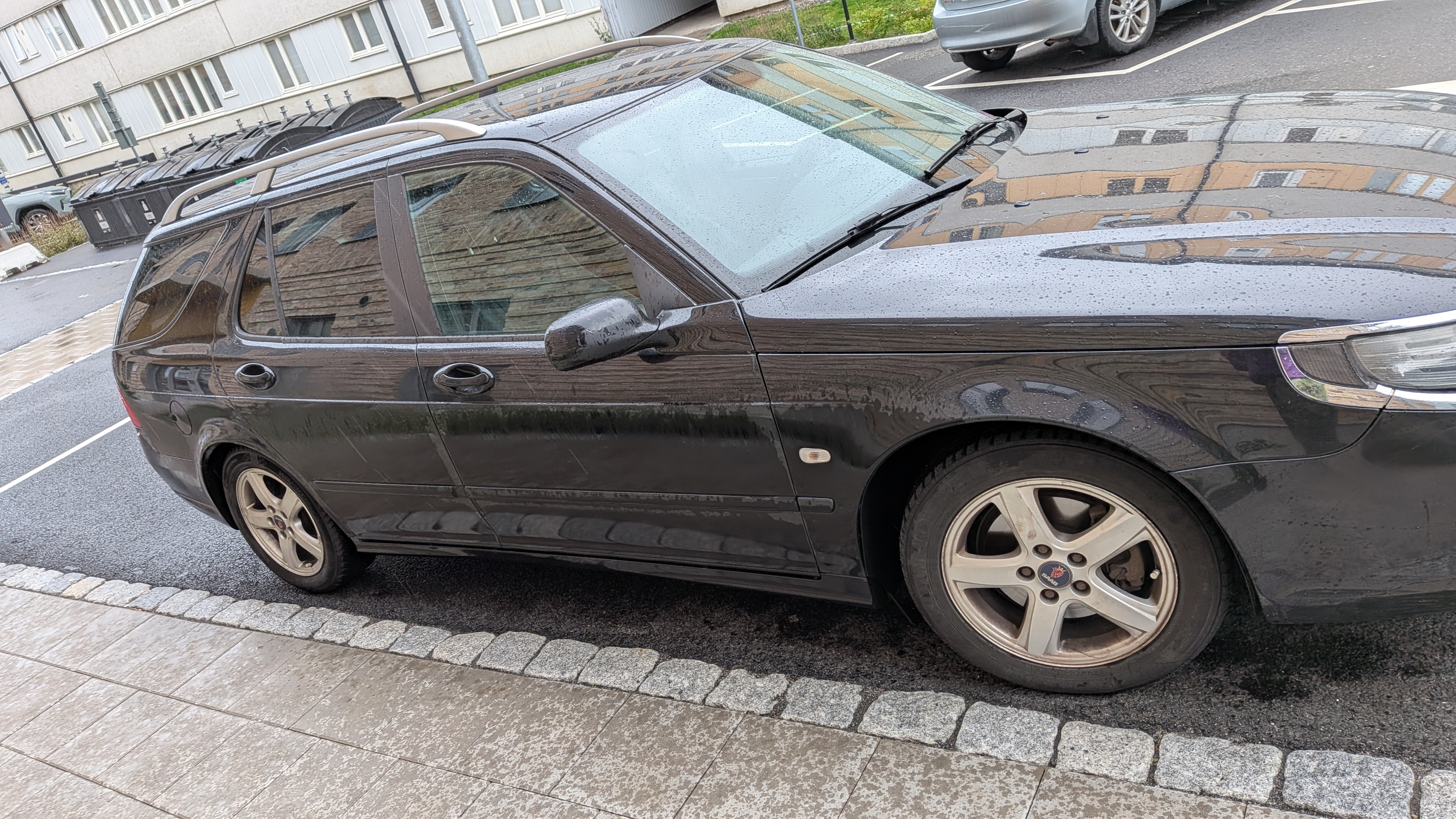 Saab 9-5 SportCombi 1.9 TiD Automatisk 2008, bild 2/7