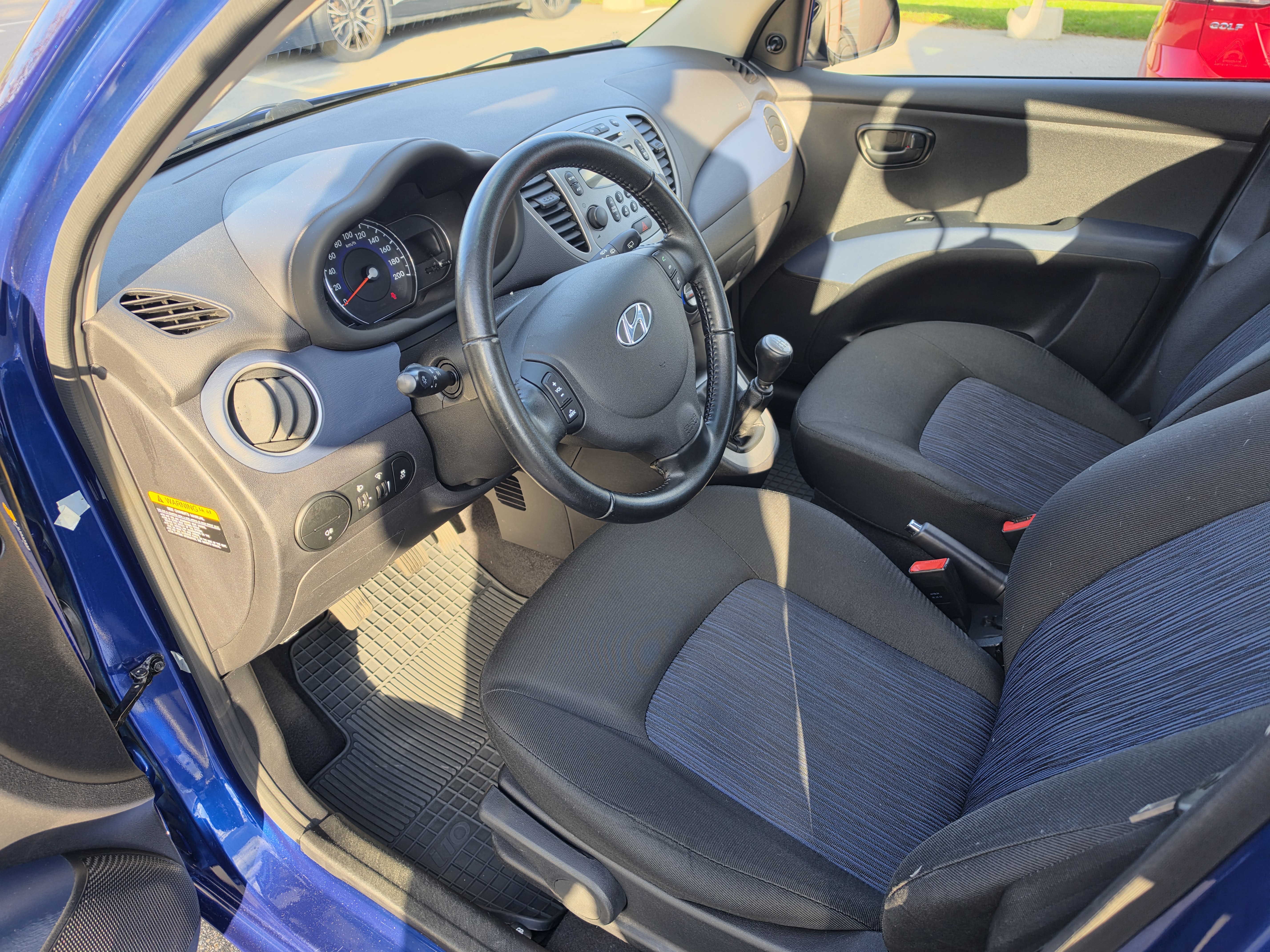 Hyundai i10 1.1 iRDE Manuell 2012, bild 5/6