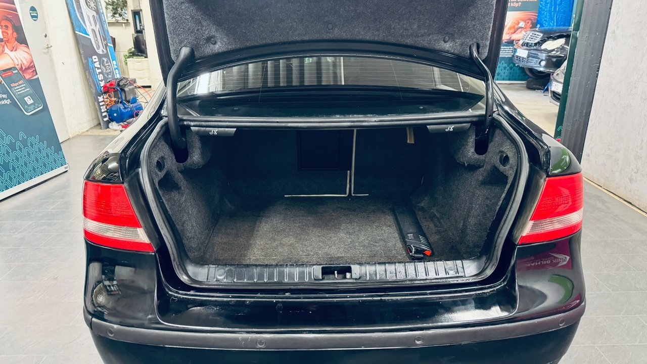 Saab 9-3 SportSedan 2.0 T Aero Euro 4 2004, bild 7/10